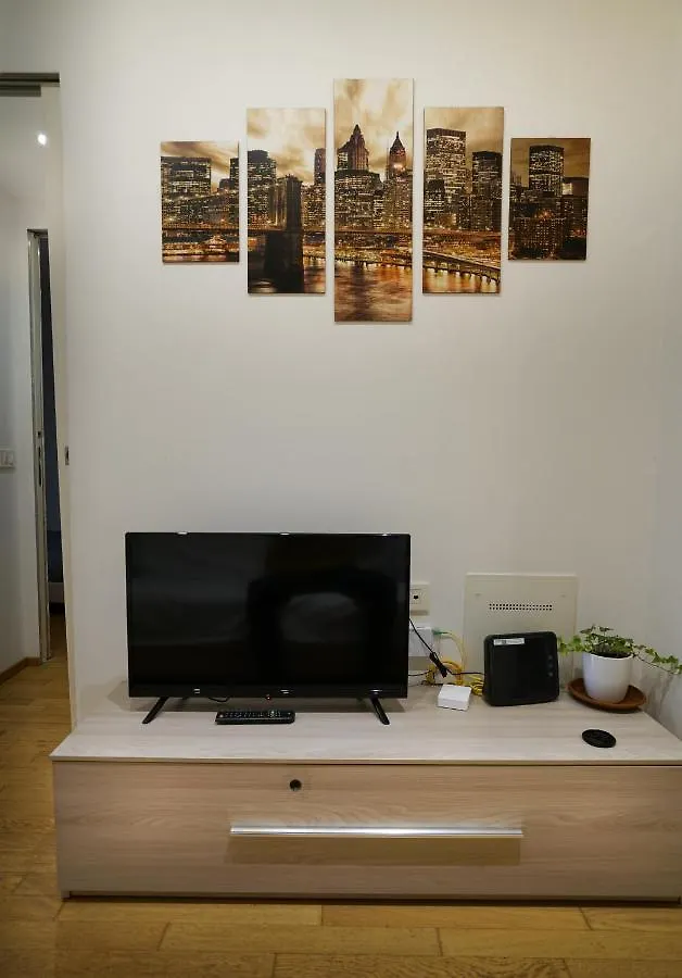 Fast Wifi E Netflix -- Centro Di Rho Vicino Stazione Apartment